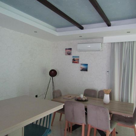 Villa Gusta Tholos  ภายนอก รูปภาพ